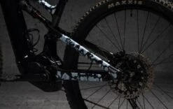 Dyedbro E-bike Frame Beschermingskit Camo - Mat Wit -Fietsonderdelen Winkel 04 EB 22202