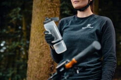 Fidlock TWIST Bottle 800 + Bike Base Set - Transparant Zwart -Fietsonderdelen Winkel 09653 TBL fidlock TWIST bottle800 outdoor 01